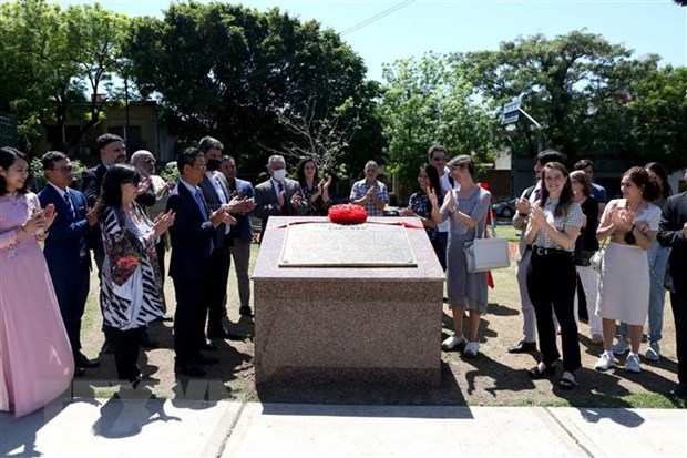 Buenos Aires honours late President Ho Chi Minh